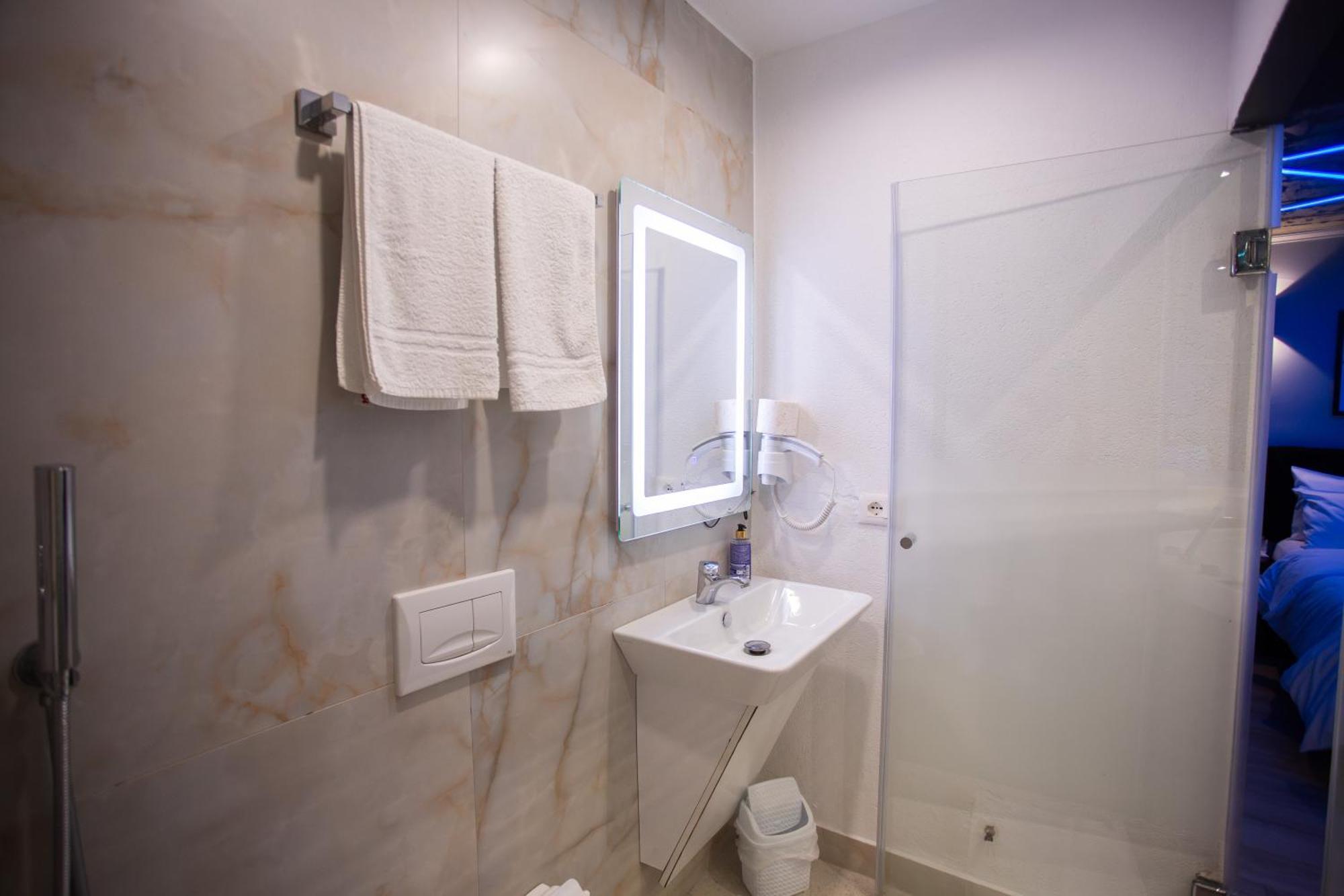 The Bubbles - Jacuzzi Hotel Tiranë Eksteriør bilde